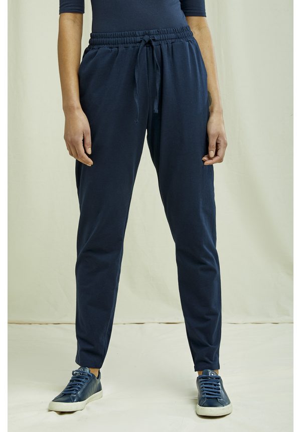 People Tree broek Sasha Trousers kleur Navy_KOKOTOKO duurzame kleding