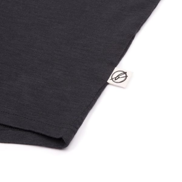 Bleed, 365 Kapok T-shirt, Zwart, KOKOTOKO Oosterstraat Groningen, duurzame kledingmerken, eerlijke kleding, vegan mode, fair trade, online webshop, fair fashion, happy stuff