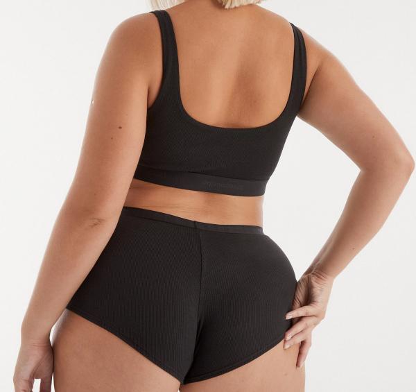 Organic Basics - Core Rib Shorty - Black - Afbeelding 2